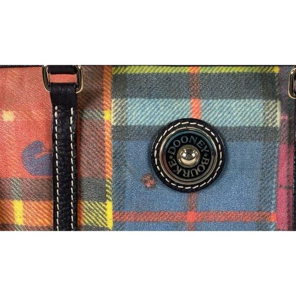 Dooney & Bourke Tartan Plaid Barrel Shoulder Bag w/ COA - Picture 3 of 6